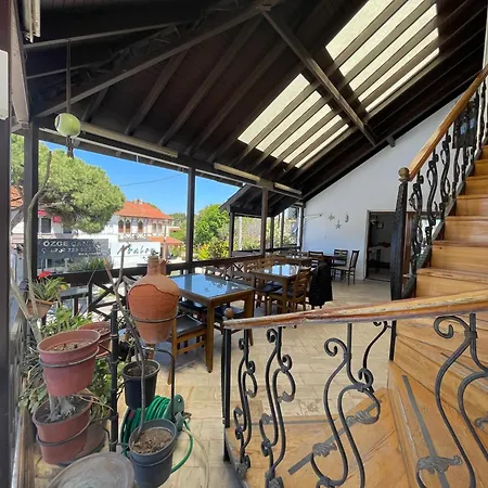 Bedesten Pansiyon Çeşme